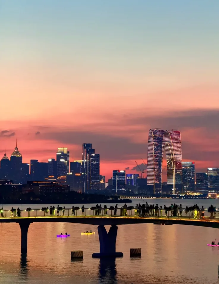 Jinji Lake waterfront at dusk
